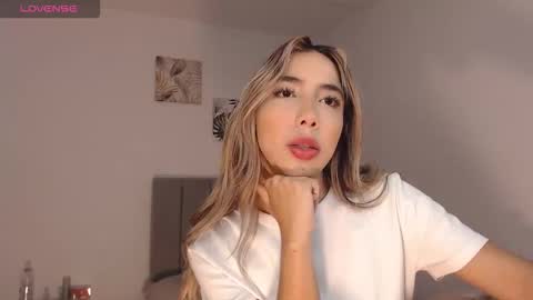 Snapshot of mariana_es chatting on February 2026 04:48:01 PM Mariana online show from February 2026 04:48:01 PM