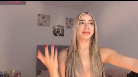 Snapshot of mariana_es chatting on March 2026 05:16:01 PM Mariana online show from March 2026 05:16:01 PM