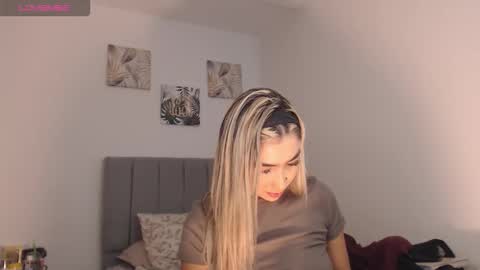 Snapshot of mariana_es chatting on March 2026 01:55:01 AM Mariana online show from March 2026 01:55:01 AM