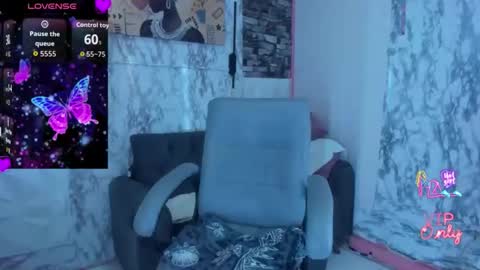 Snapshot of mariana_galviz chatting on June 2026 12:19:01 AM Mariana online show from June 2026 12:19:01 AM