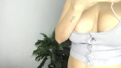Snapshot of mariana_laurent1 chatting on April 2026 03:35:02 AM Mariana online show from April 2026 03:35:02 AM