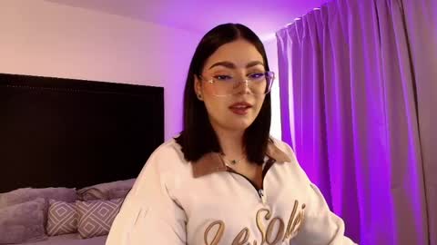 Snapshot of mariana_owen chatting on May 2026 12:01:01 PM online show from May 2026 12:01:01 PM