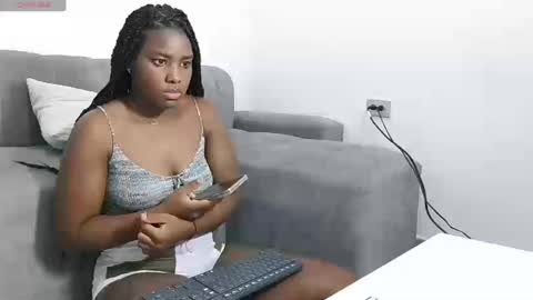 marianaee online show from September 2025 05:29:01 AM