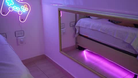 Snapshot of marianagiraldo_ chatting on April 2026 11:26:02 AM marianagiraldo_ online show from April 2026 11:26:02 AM