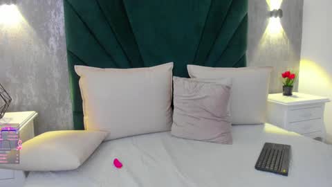 Mariana online show from December 2024 11:25:01 PM