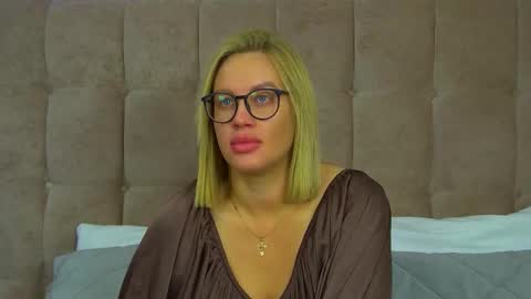 Maria online show from November 2025 08:03:01 AM