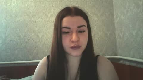 Snapshot of mariangloom chatting on April 2026 07:28:01 AM mariangloom online show from April 2026 07:28:01 AM