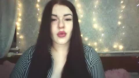 Snapshot of mariangloom chatting on April 2026 08:20:01 PM mariangloom online show from April 2026 08:20:01 PM