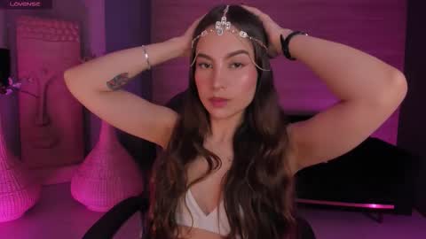 Marianne  online show from December 2025 10:16:01 PM