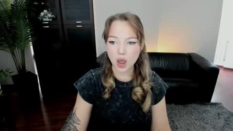 Snapshot of mariarobinsone chatting on October 2025 11:44:01 AM mariarobinsone online show from October 2025 11:44:01 AM