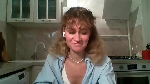 Snapshot of maribethgawrych chatting on March 2026 06:14:02 PM Elianor online show from March 2026 06:14:02 PM