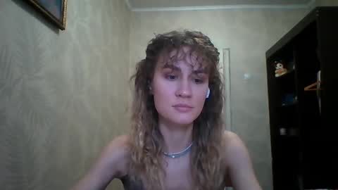 Snapshot of maribethgawrych chatting on March 2026 02:33:01 PM Elianor online show from March 2026 02:33:01 PM
