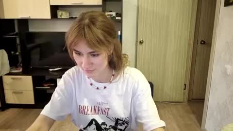 Snapshot of maribethgawrych chatting on April 2026 03:31:02 PM Elianor online show from April 2026 03:31:02 PM