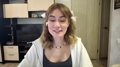 Snapshot of maribethgawrych chatting on April 2026 08:36:02 AM Elianor online show from April 2026 08:36:02 AM