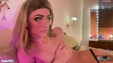 Mari online show from December 2025 12:03:02 PM