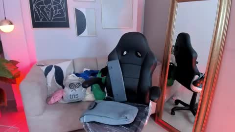 marie_bass online show from February 2026 01:11:01 PM