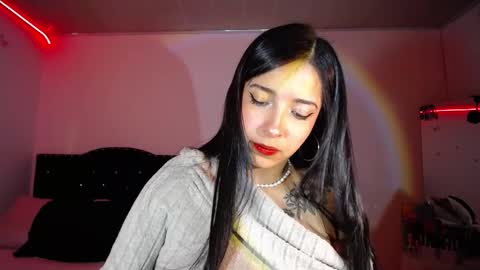 Snapshot of marie_daved chatting on December 2024 02:20:01 AM Nicolle online show from December 2024 02:20:01 AM