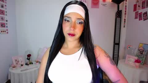 Nicolle online show from June 2026 01:28:01 AM