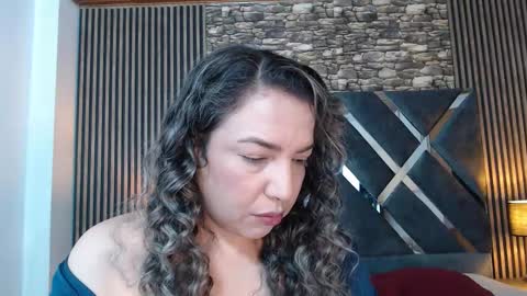 marie_hss online show from November 2025 02:08:02 PM