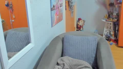 Snapshot of marie_marie03 chatting on January 2025 12:05:02 PM Marie online show from January 2025 12:05:02 PM