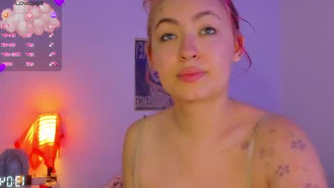 Snapshot of marieetaylor chatting on June 2026 07:05:02 PM Mariee online show from June 2026 07:05:02 PM