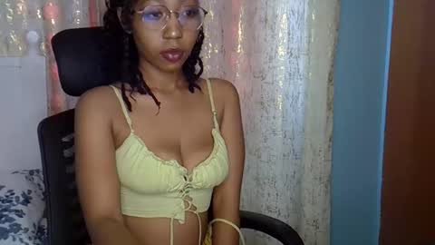 Snapshot of mariejuana_bliss chatting on September 2025 10:15:01 AM mariejuana online show from September 2025 10:15:01 AM