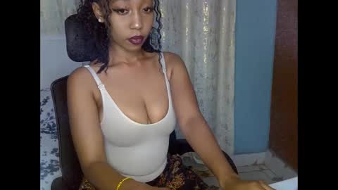 Snapshot of mariejuana_bliss chatting on September 2025 04:52:01 PM mariejuana online show from September 2025 04:52:01 PM
