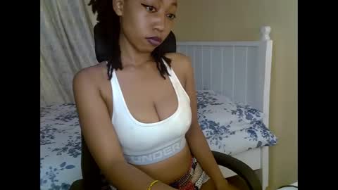 Snapshot of mariejuana_bliss chatting on October 2025 11:19:01 AM mariejuana online show from October 2025 11:19:01 AM