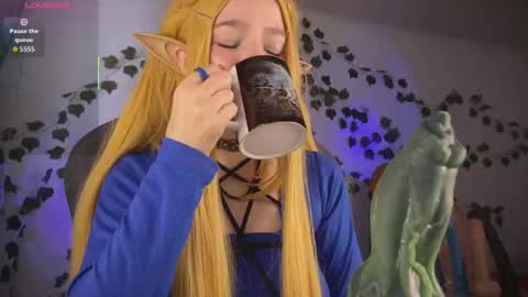 Mariel Gold online show from October 2025 05:37:01 AM