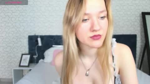 Snapshot of mariel_brown chatting on December 2024 07:55:01 AM mariel_brown online show from December 2024 07:55:01 AM