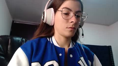 Snapshot of mariel_sins21 chatting on January 2025 03:07:01 PM Mariie online show from January 2025 03:07:01 PM