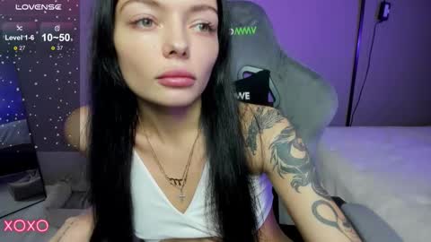 Maria  online show from November 2025 08:49:01 PM