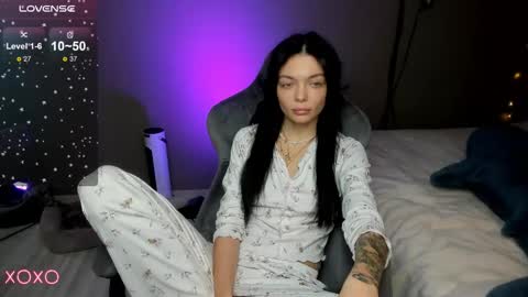 Maria  online show from December 2025 01:57:02 AM