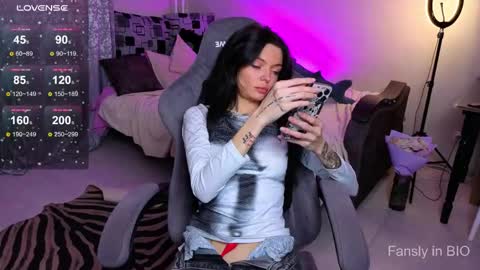 Snapshot of mariella__adams chatting on May 2026 05:52:01 PM Maria online show from May 2026 05:52:01 PM