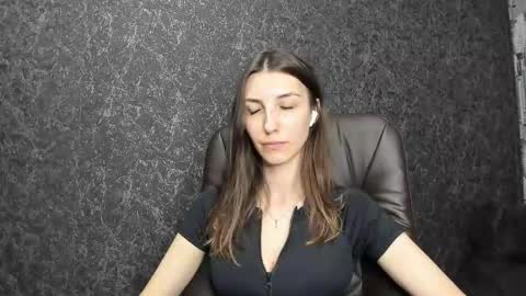 Snapshot of marielleanker chatting on October 2025 09:05:02 AM marielleanker online show from October 2025 09:05:02 AM