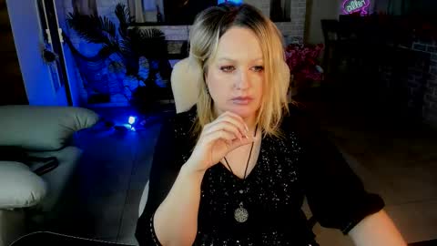 mariemlui online show from October 2025 12:11:01 PM