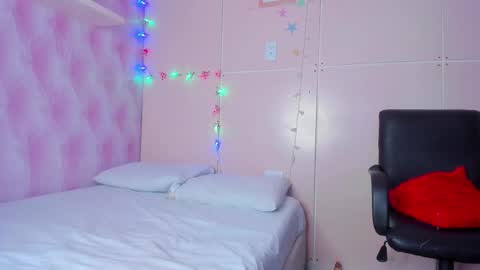 Snapshot of mariemyller chatting on December 2024 12:53:01 AM Marie online show from December 2024 12:53:01 AM