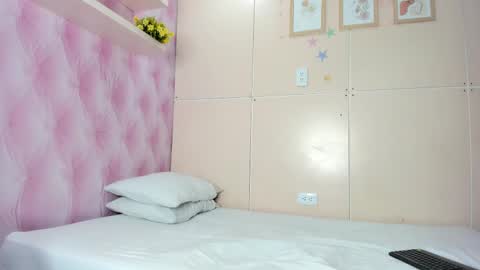 Snapshot of mariemyller chatting on January 2025 09:04:02 PM Marie online show from January 2025 09:04:02 PM