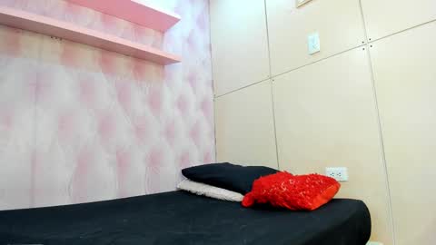 Snapshot of mariemyller chatting on September 2025 12:32:02 PM Marie online show from September 2025 12:32:02 PM