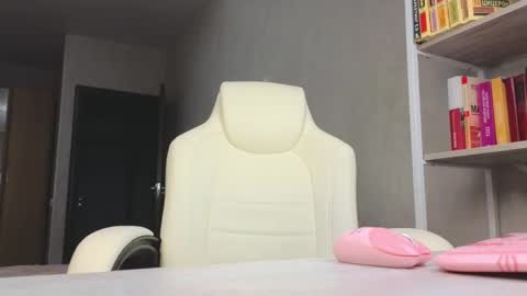 Snapshot of marietta__castro chatting on October 2025 12:50:01 PM Marietta online show from October 2025 12:50:01 PM