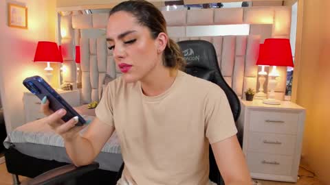 mariiahneedles online show from December 2024 12:53:01 AM