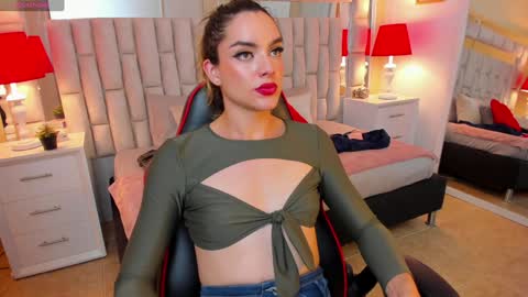 mariiahneedles online show from January 2025 10:59:01 PM