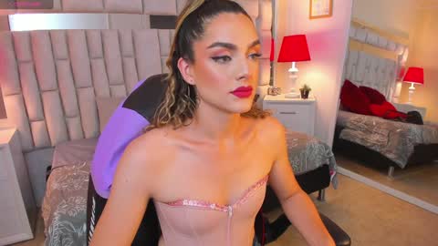 mariiahneedles online show from February 2025 11:26:01 PM