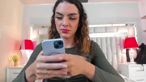 mariiahneedles online show from October 2025 10:34:02 PM