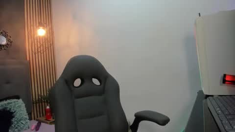 mariiajose_cruz online show from February 2026 11:39:01 AM