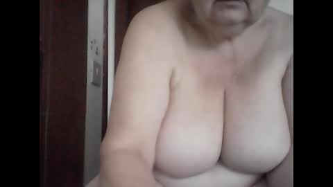 marilu64 online show from October 2025 12:39:02 PM