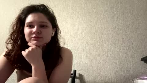 Snapshot of mariluarreola chatting on March 2026 09:10:02 AM Emmie online show from March 2026 09:10:02 AM