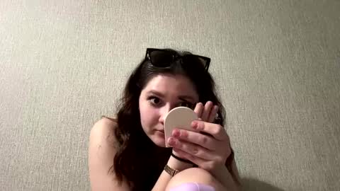 Snapshot of mariluarreola chatting on March 2026 09:10:02 AM Emmie online show from March 2026 09:10:02 AM