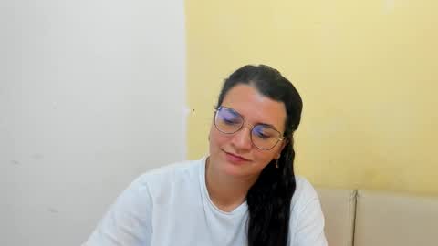Snapshot of marilyn_garcia chatting on April 2026 01:41:01 PM MARILYN SEXY online show from April 2026 01:41:01 PM