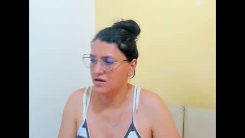 Snapshot of marilyn_garcia chatting on April 2026 04:40:01 PM MARILYN SEXY online show from April 2026 04:40:01 PM